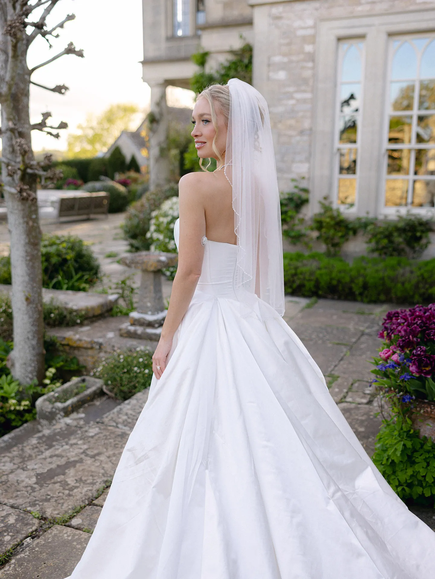 Beeld van de bruiloft van Jack Whitehall en Roxy Horner