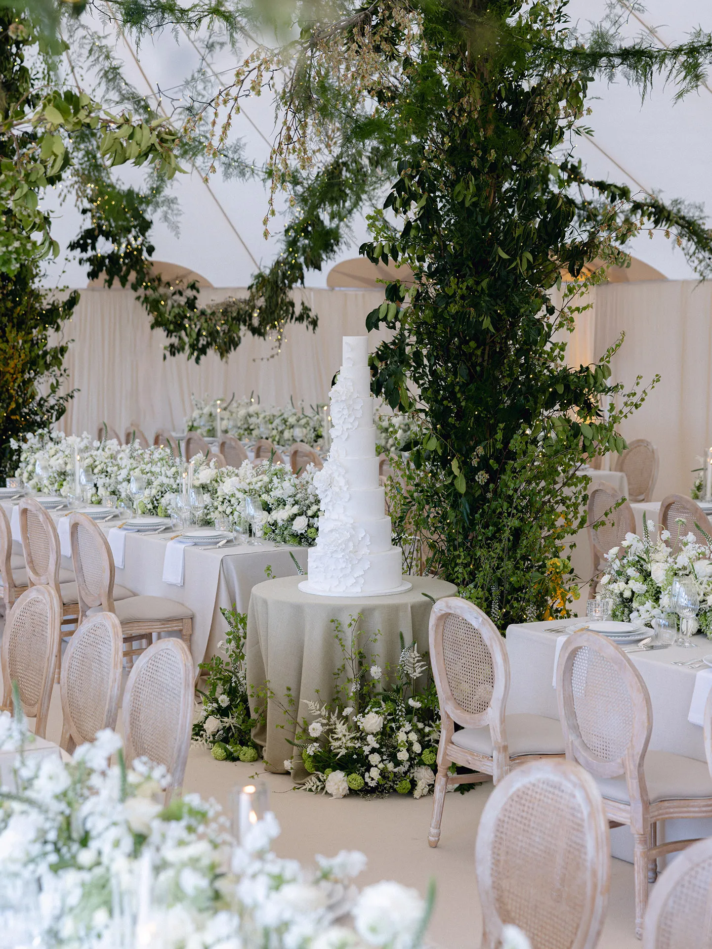 Beeld van de bruiloft van Jack Whitehall en Roxy Horner