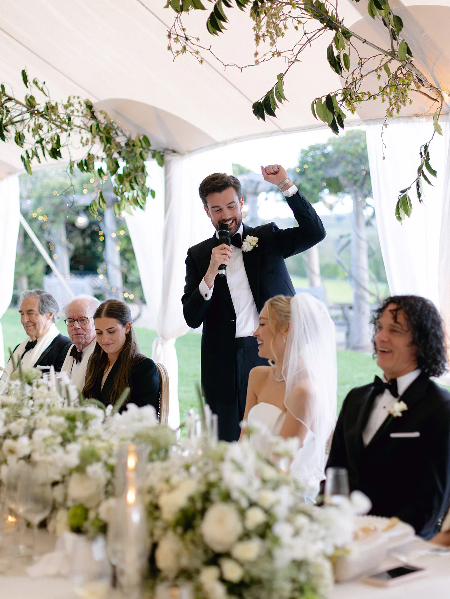 Beeld van de bruiloft van Jack Whitehall en Roxy Horner