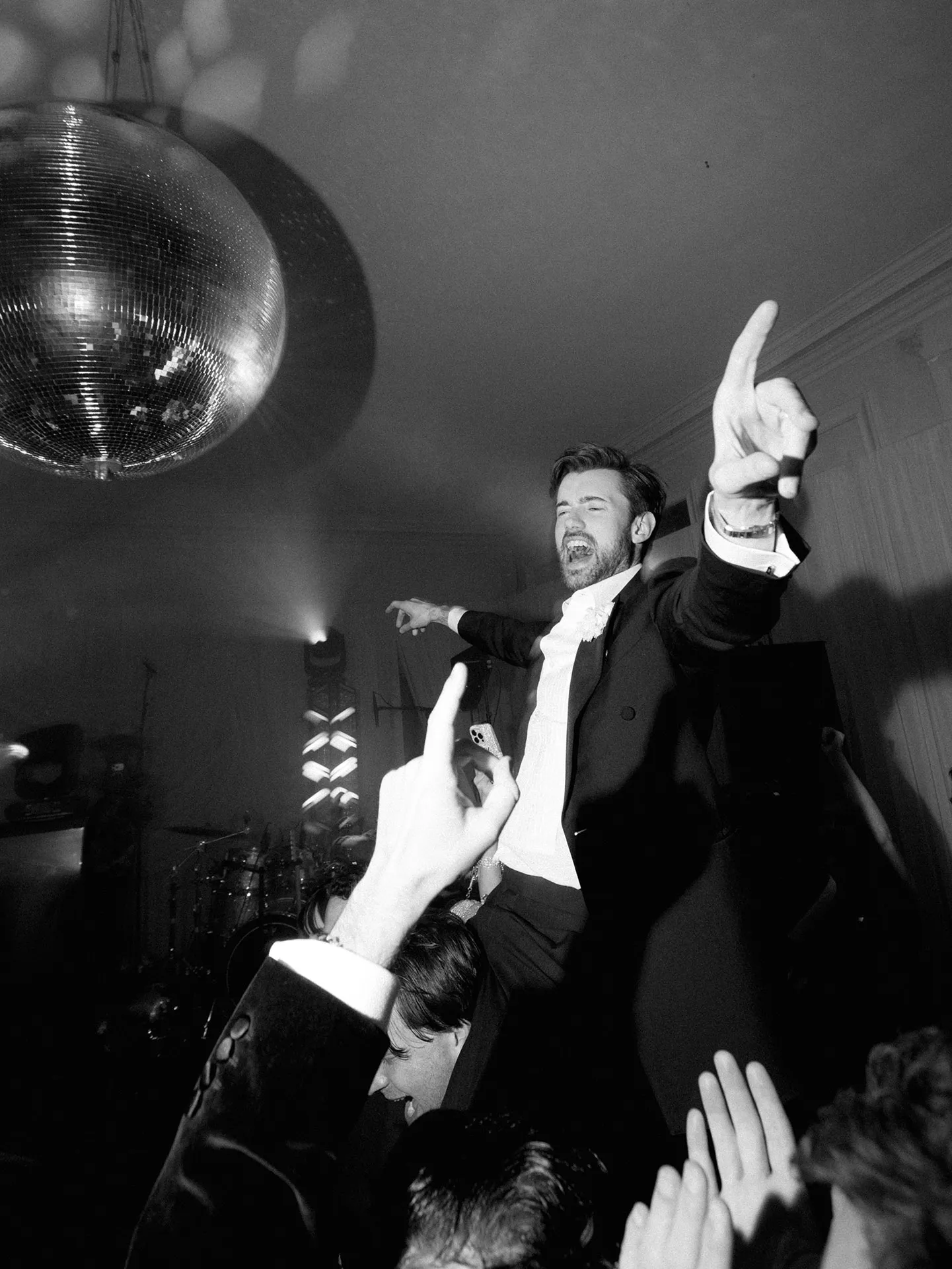 Beeld van de bruiloft van Jack Whitehall en Roxy Horner