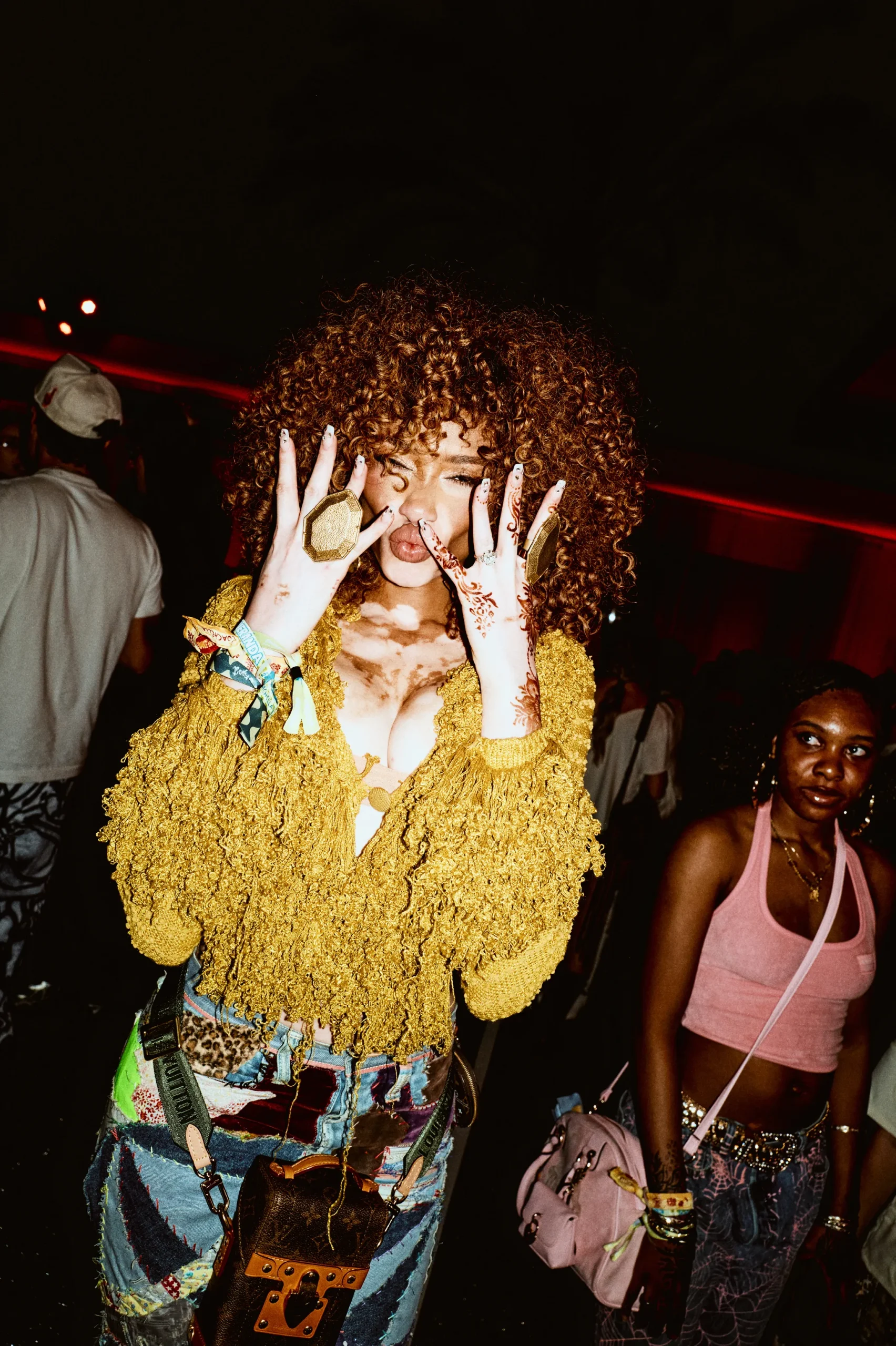 Winnie Harlow bij het Coachella 2026-openingsfeest