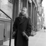 Zwart-witportret van Alexander McQueen