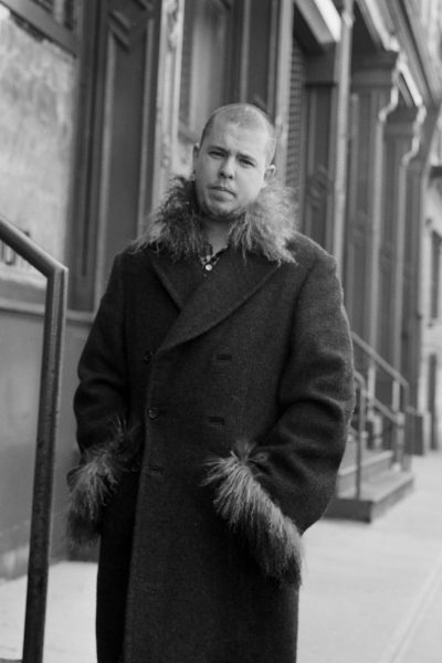 een-nieuwe-film-over-alexander-mcqueen-is-in-de-maak-dit-weten-we-tot-nu-toe-394350