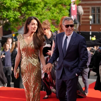 amal-clooney-strikes-gold-in-vintage-alexander-mcqueen-394329