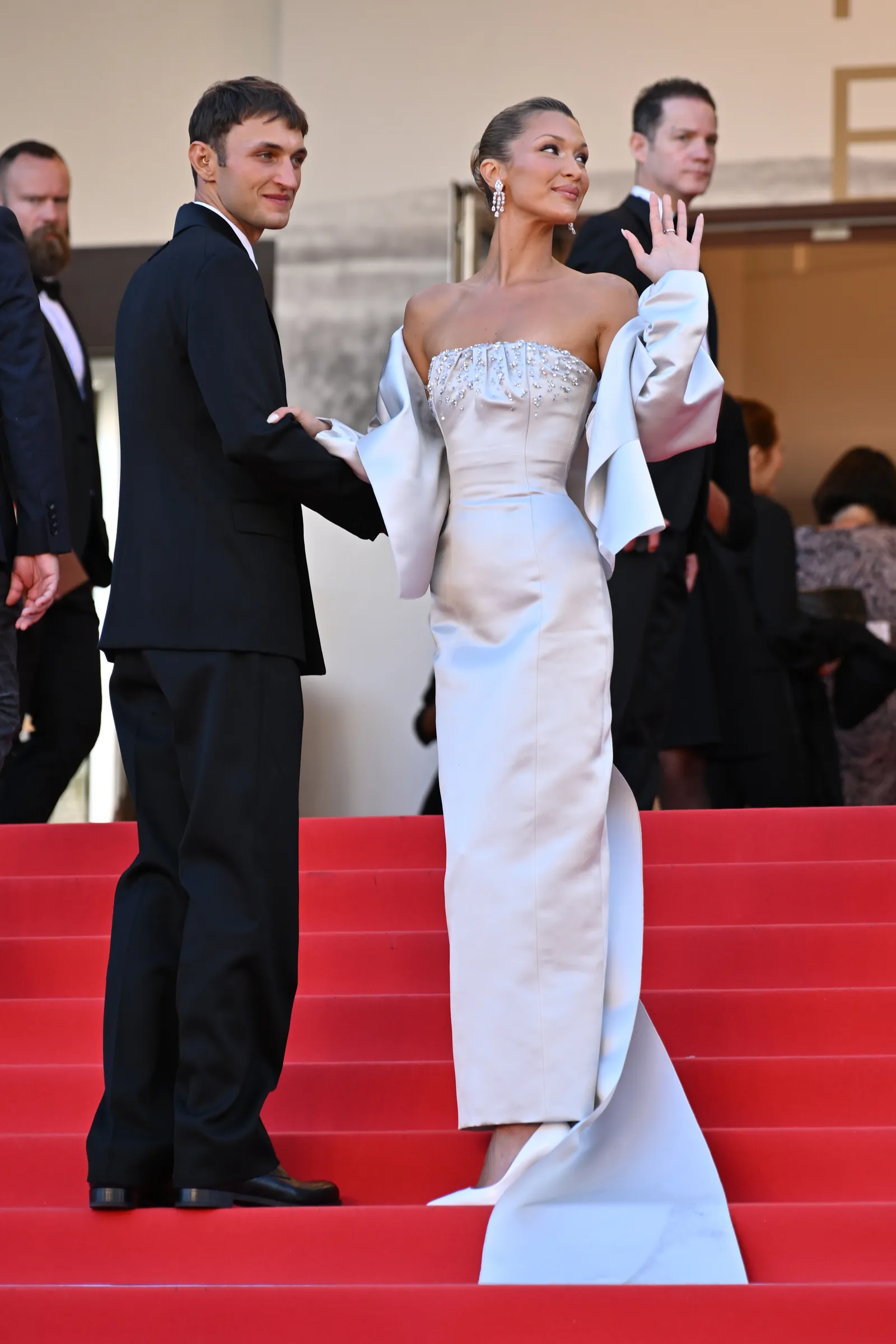 Bella en Anwar Hadid op Cannes Film Festival 2026