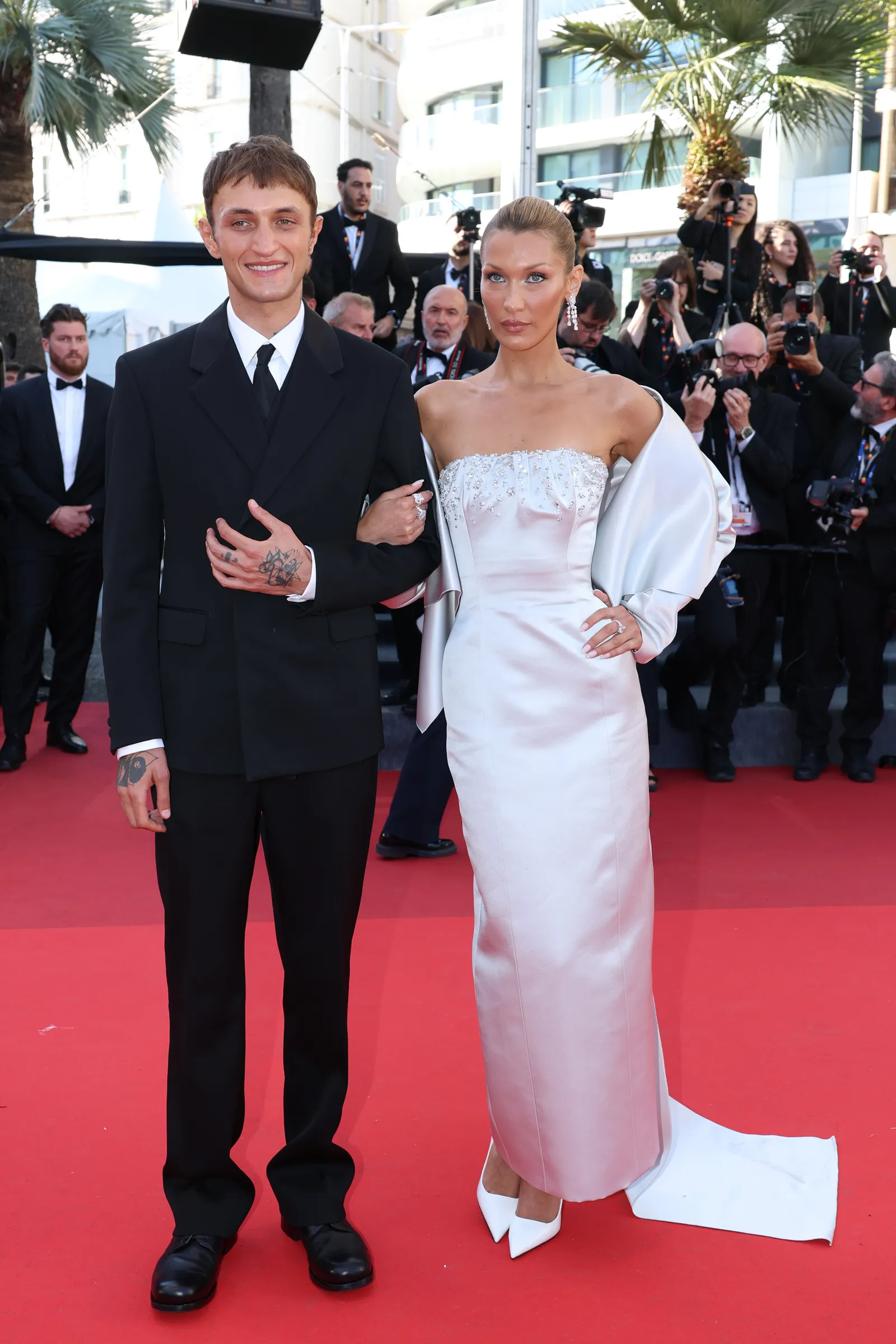 Bella en Anwar Hadid op Cannes Film Festival 2026