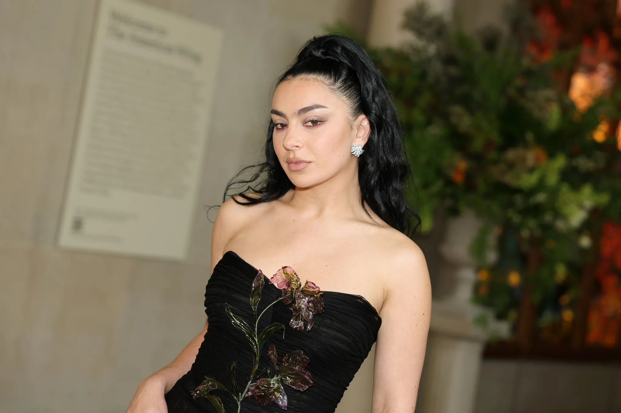 Charli XCX op het Met Gala 2026