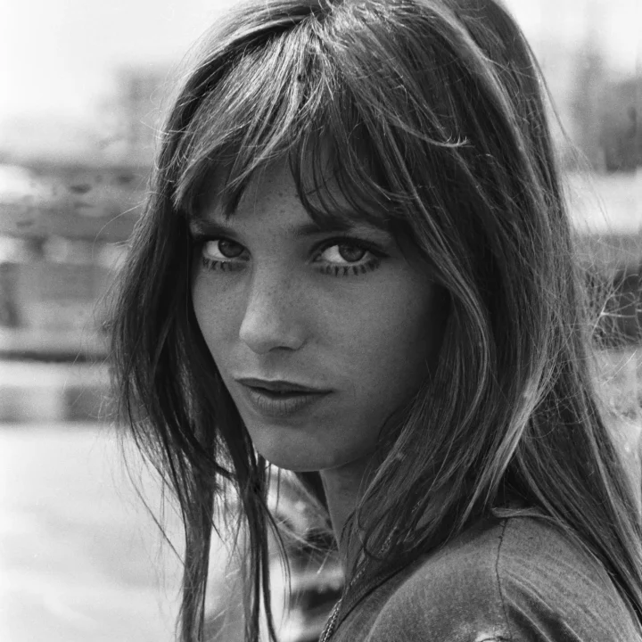 geen-birkin-bag-maar-birkin-bangs-de-coupe-van-het-seizoen-394241