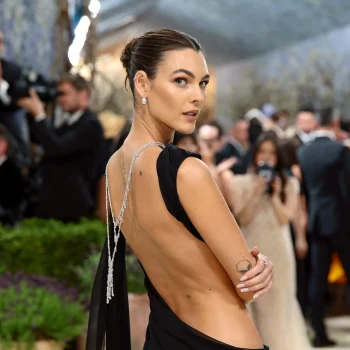 een-tanzaniet-van-550-karaat-de-kroon-van-beyonce-de-mooiste-juwelen-van-het-met-gala-2026-393579