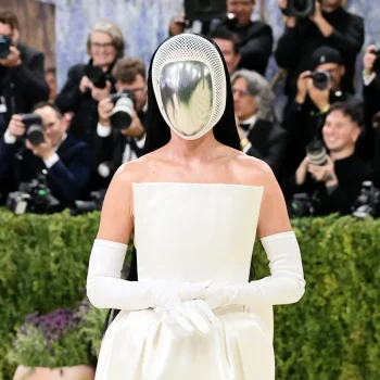wie-was-die-masked-singer-op-het-met-gala-van-2026-katy-perry-natuurlijk-393348