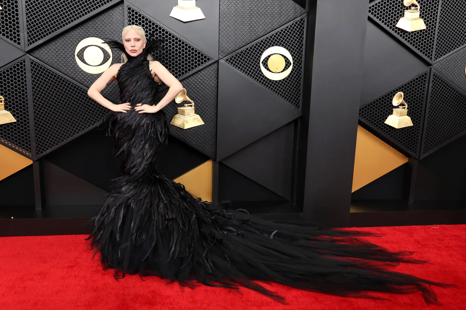 Lady Gaga in Matières Fécales bij de Grammy's 2026