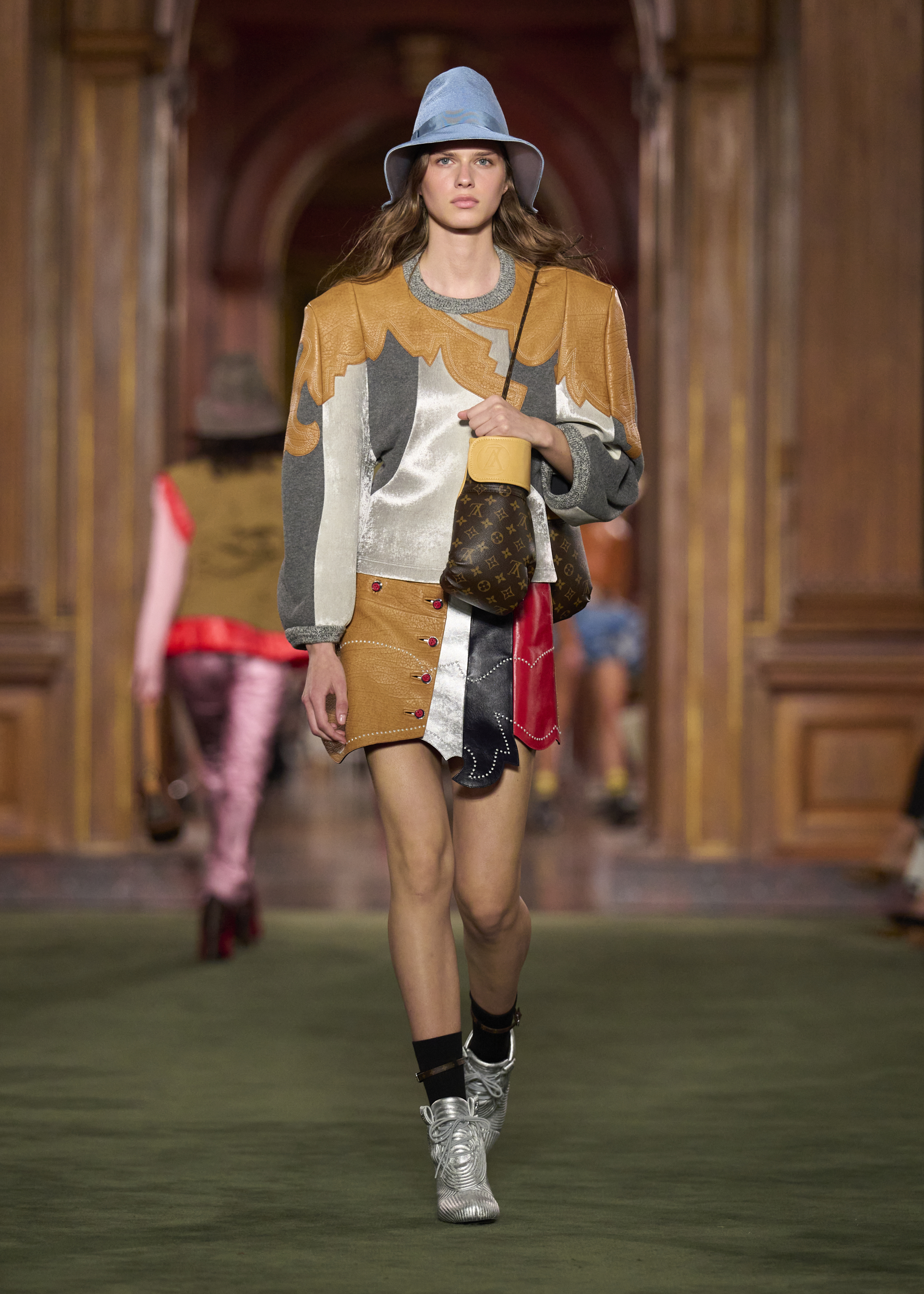 Bokshandschoenen bij Louis Vuitton Cruise 2027