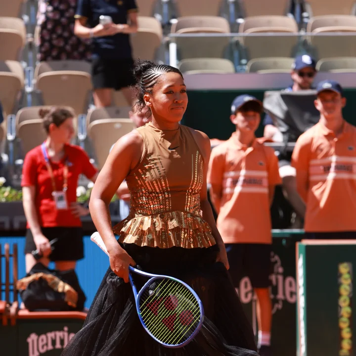 naomi-osaka-maakt-een-grand-slam-van-een-entree-op-roland-garros-2026-395722