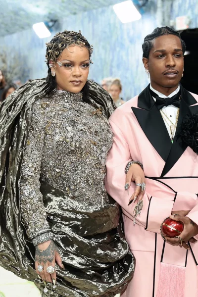 rihanna-en-aap-rocky-shine-bright-like-a-diamond-op-het-met-gala-2026-393218