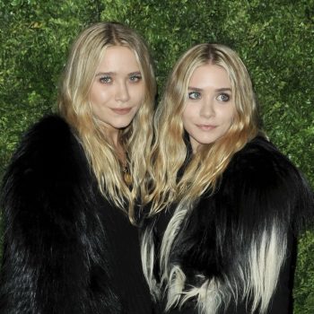 de-olsen-twins-zijn-40-geworden-hun-stijl-door-de-jaren-heen-van-kaftans-tot-moody-minimalisme-397590