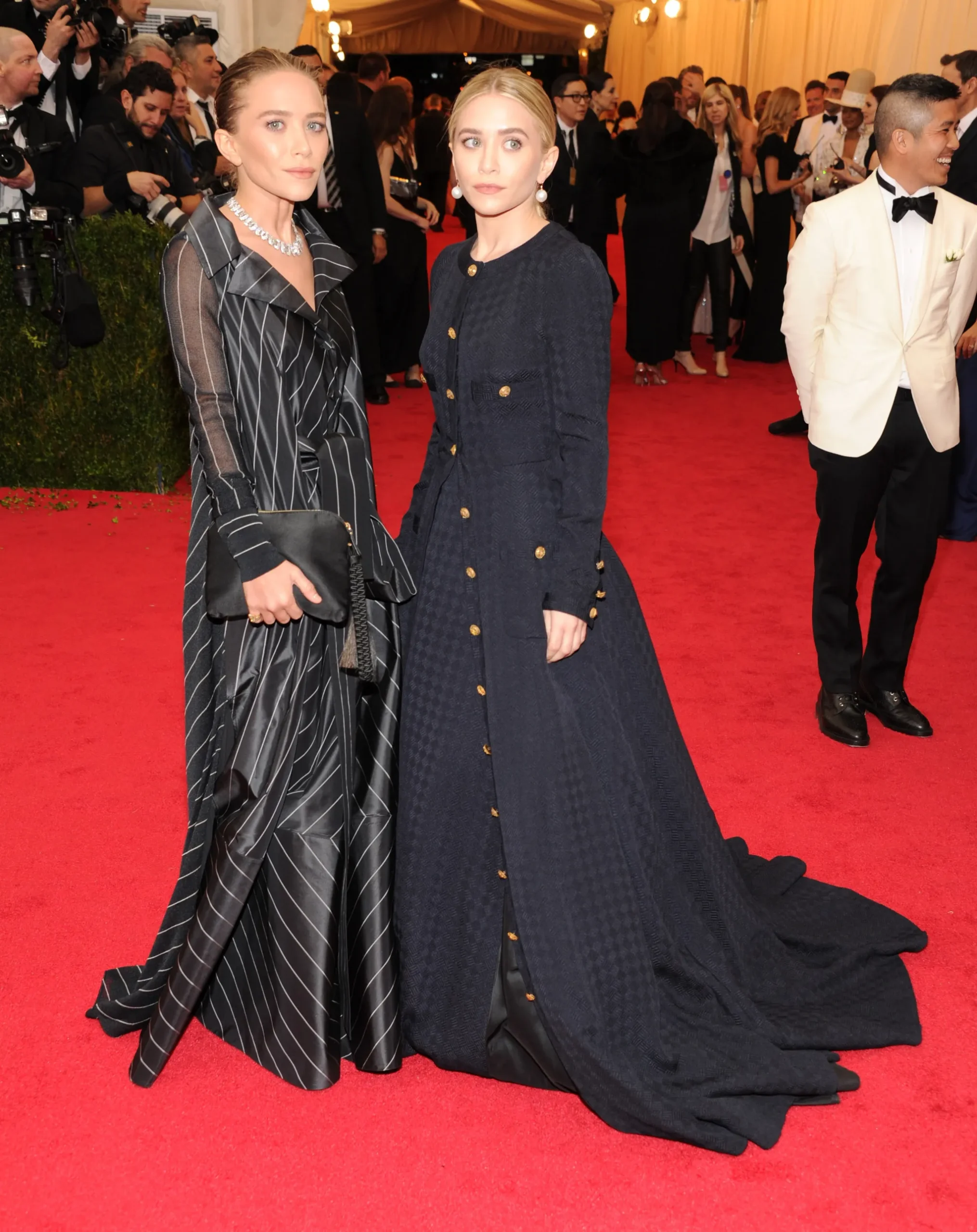 Mary Kate en Ashley 2014, bij het Met Gala: Charles James: Beyond Fashion