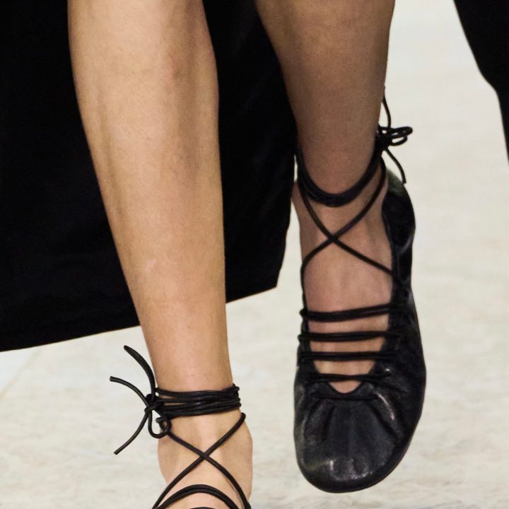 ballerinas-pardon-dries-van-noten-geeft-het-startschot-voor-mens-balletcore-398774