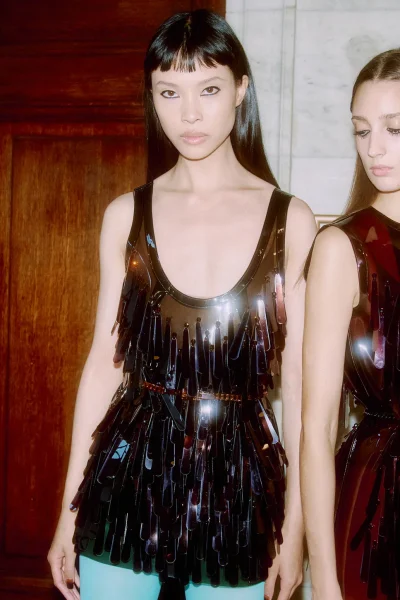 fashion-never-sleeps-ga-met-ons-behind-the-scenes-bij-de-marc-jacobs-lente-zomer-2027-show-399072