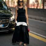 Streetstyle ter inspiratie voor een outfit om naar kantoor te dragen tijdens een hittegolf