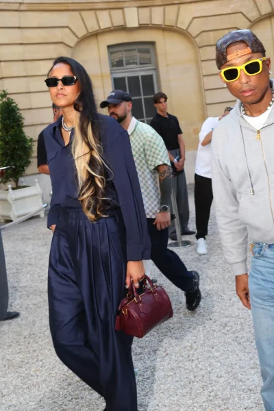 streetstyle-in-40-graden-check-de-coolste-looks-op-paris-mens-fashion-week-398633