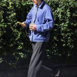 Harry Styles drinkt matcha