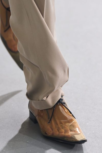doorschijnende-schoenen-voor-mannen-saint-laurent-says-yes-398488