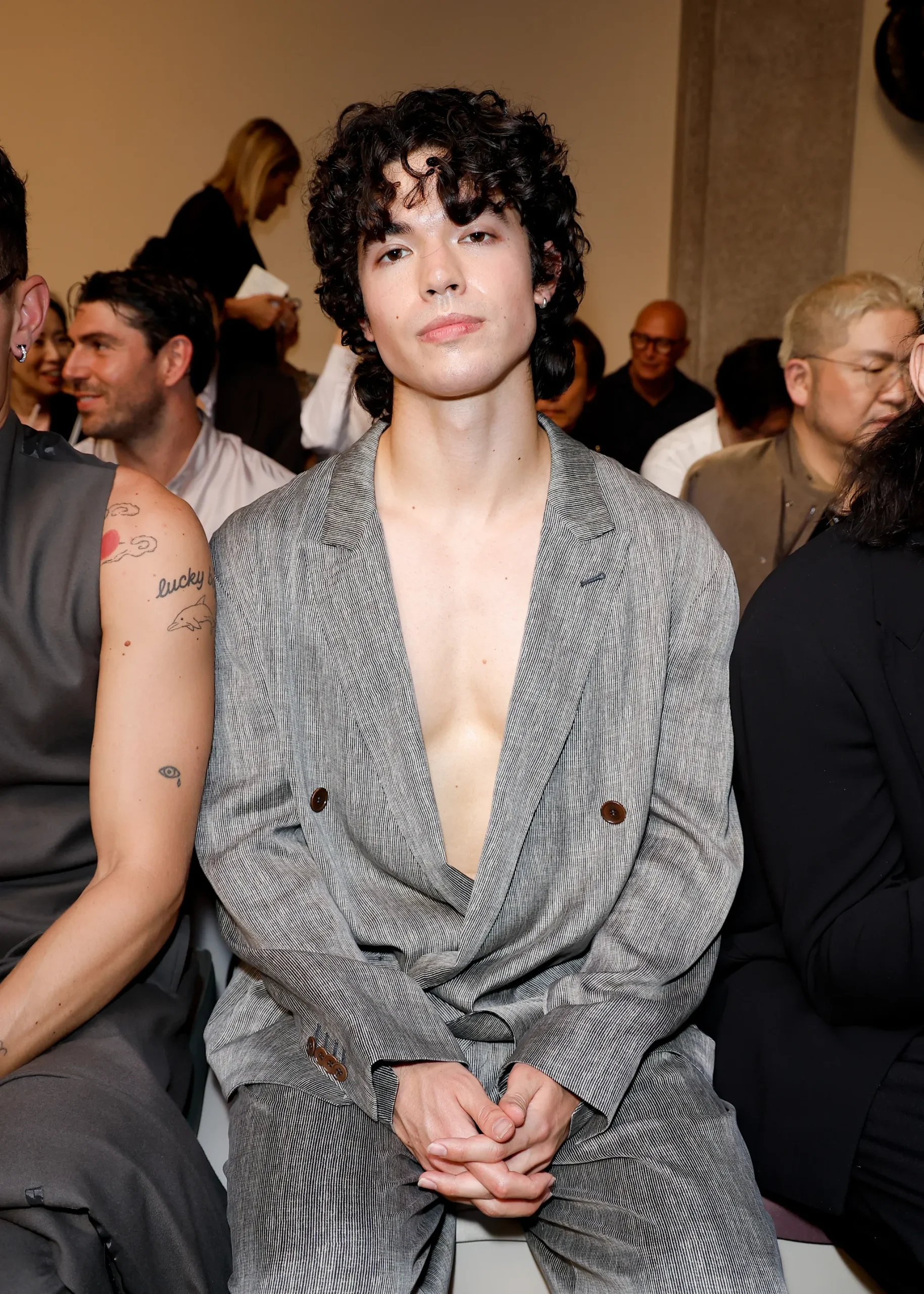 Conan Gray bij Giorgio Armani