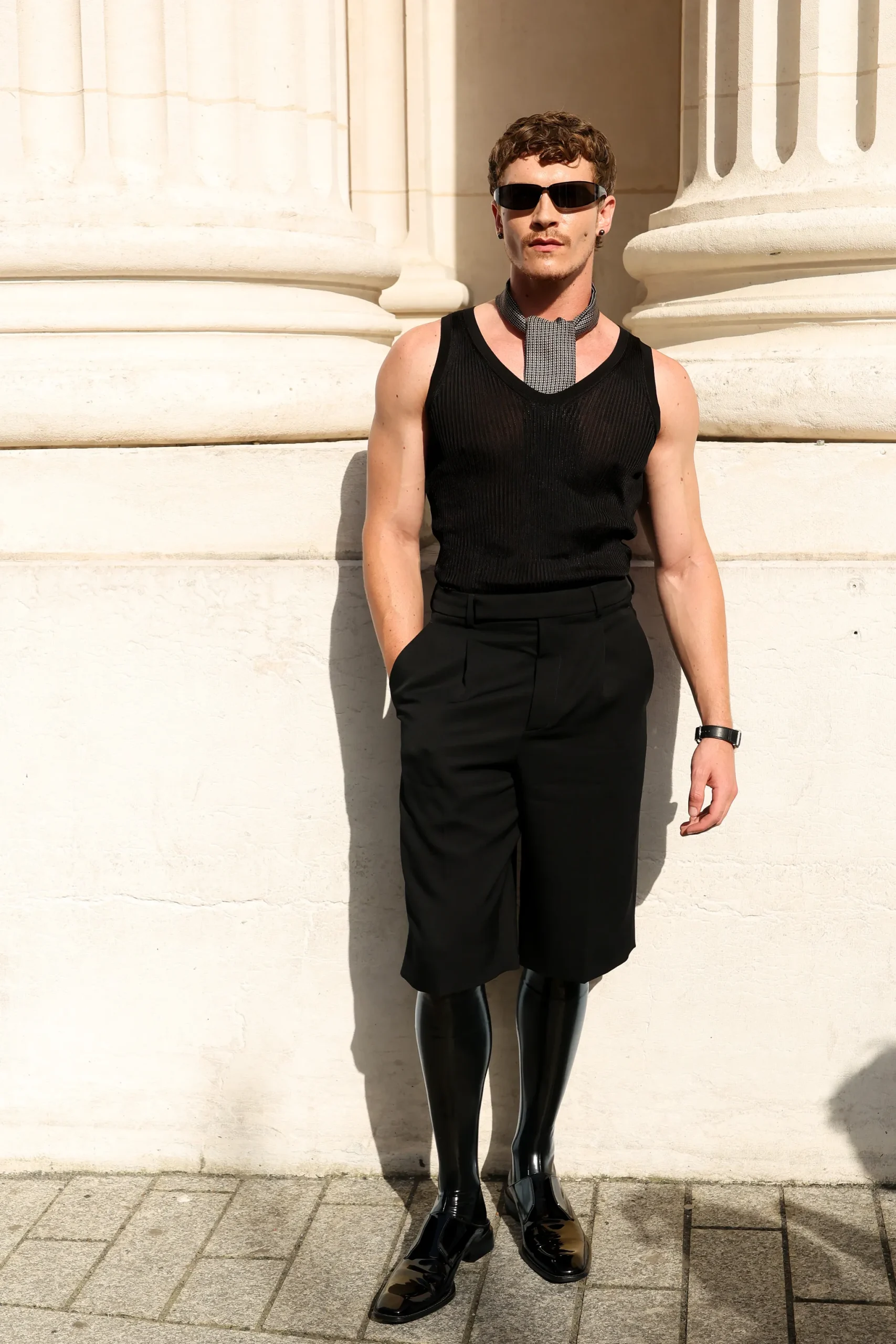 Connor Storrie bij Saint Laurent tijdens Men's Fashion Week lente/zomer 2027