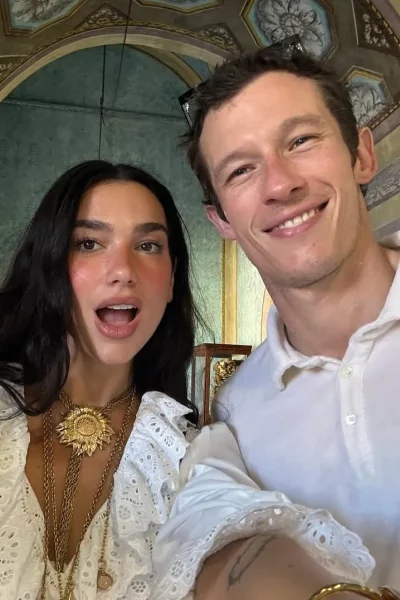 ciao-amore-dit-lijkt-de-trouwlocatie-van-dua-lipa-en-callum-turner-te-worden-396591
