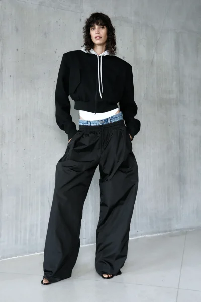 dit-door-minimalisten-geliefde-cool-girl-merk-ontwerpt-een-collectie-voor-hm-398284