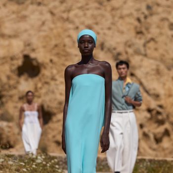 jacquemus-toont-de-ultieme-euro-summer-wardrobe-en-bevestigt-de-trendkleur-van-het-moment-398989