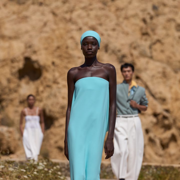 jacquemus-toont-de-ultieme-euro-summer-wardrobe-en-bevestigt-de-trendkleur-van-het-moment-398989