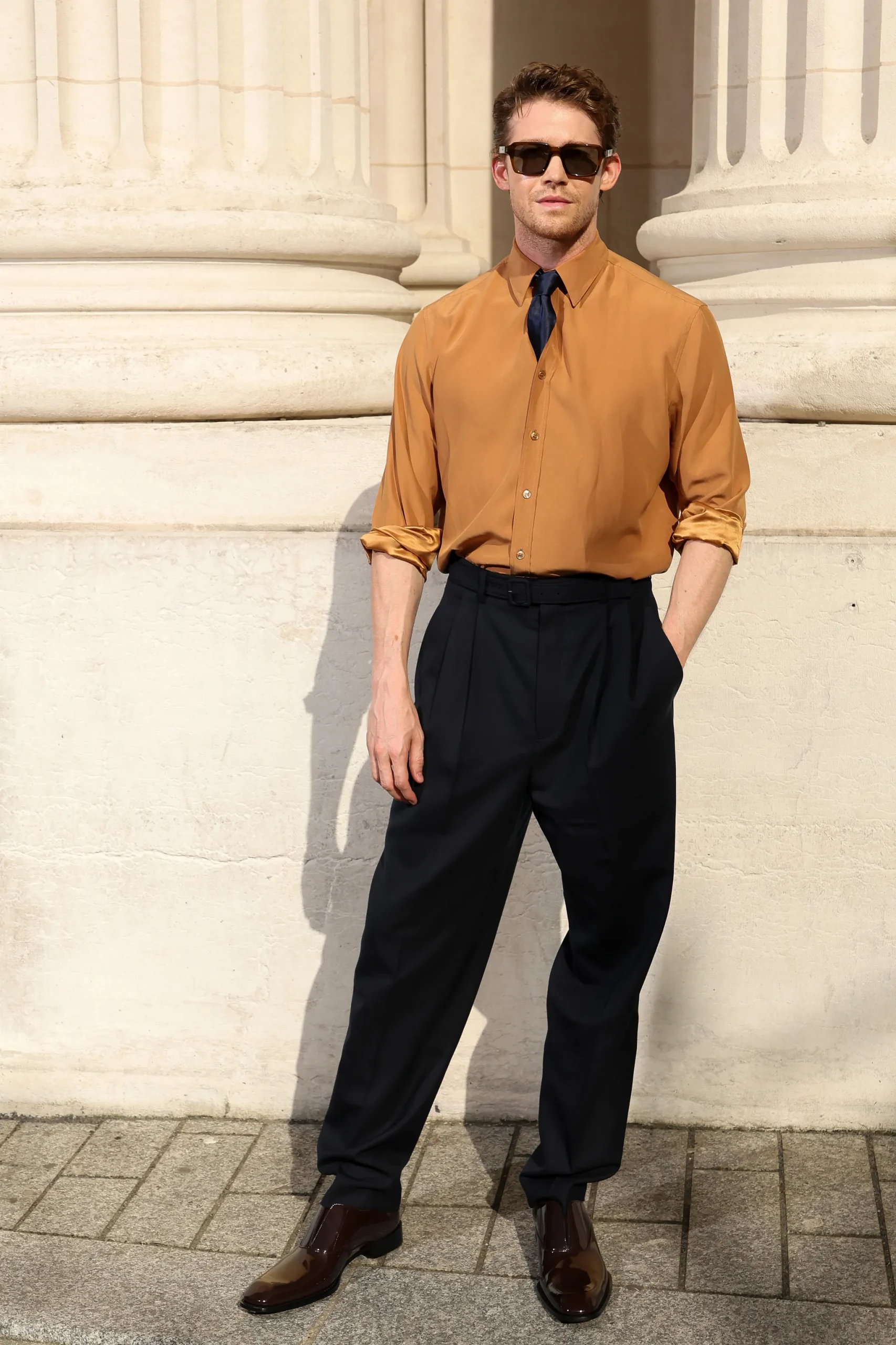 Joe Alwyn bij Saint Laurent tijdens Men's Fashion Week lente/zomer 2027
