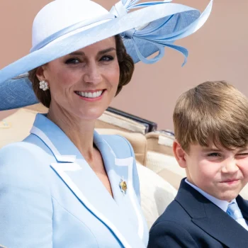 kate-middleton-matcht-met-haar-zoons-tijdens-trooping-the-colour-397487