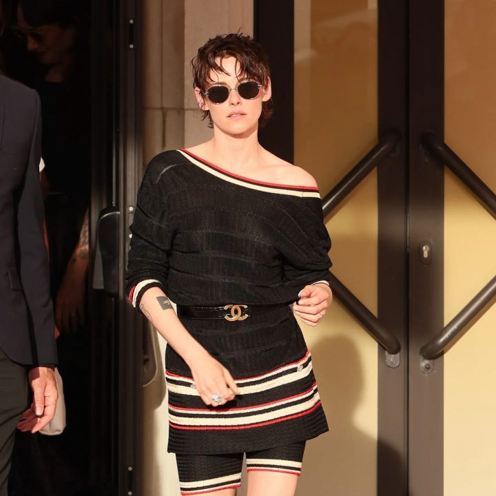 kristen-stewarts-antwoord-op-heatwave-dressing-retro-two-pieces-en-platte-schoenen-398931