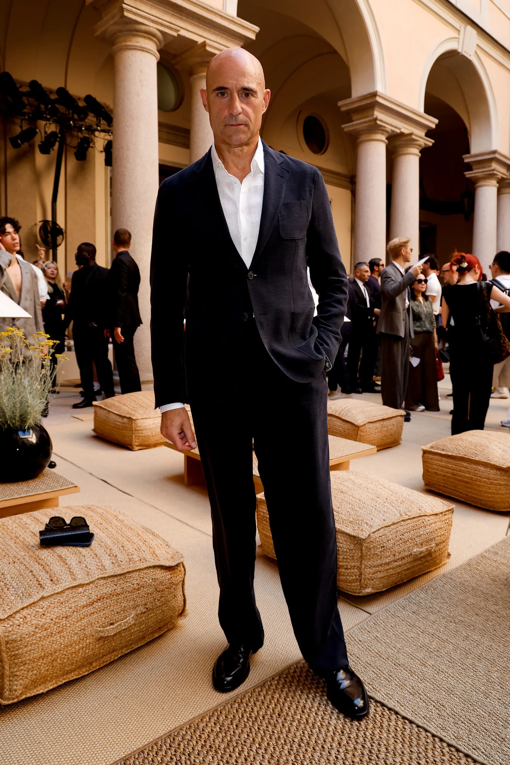 Mark Strong bij Giorgio Armani
