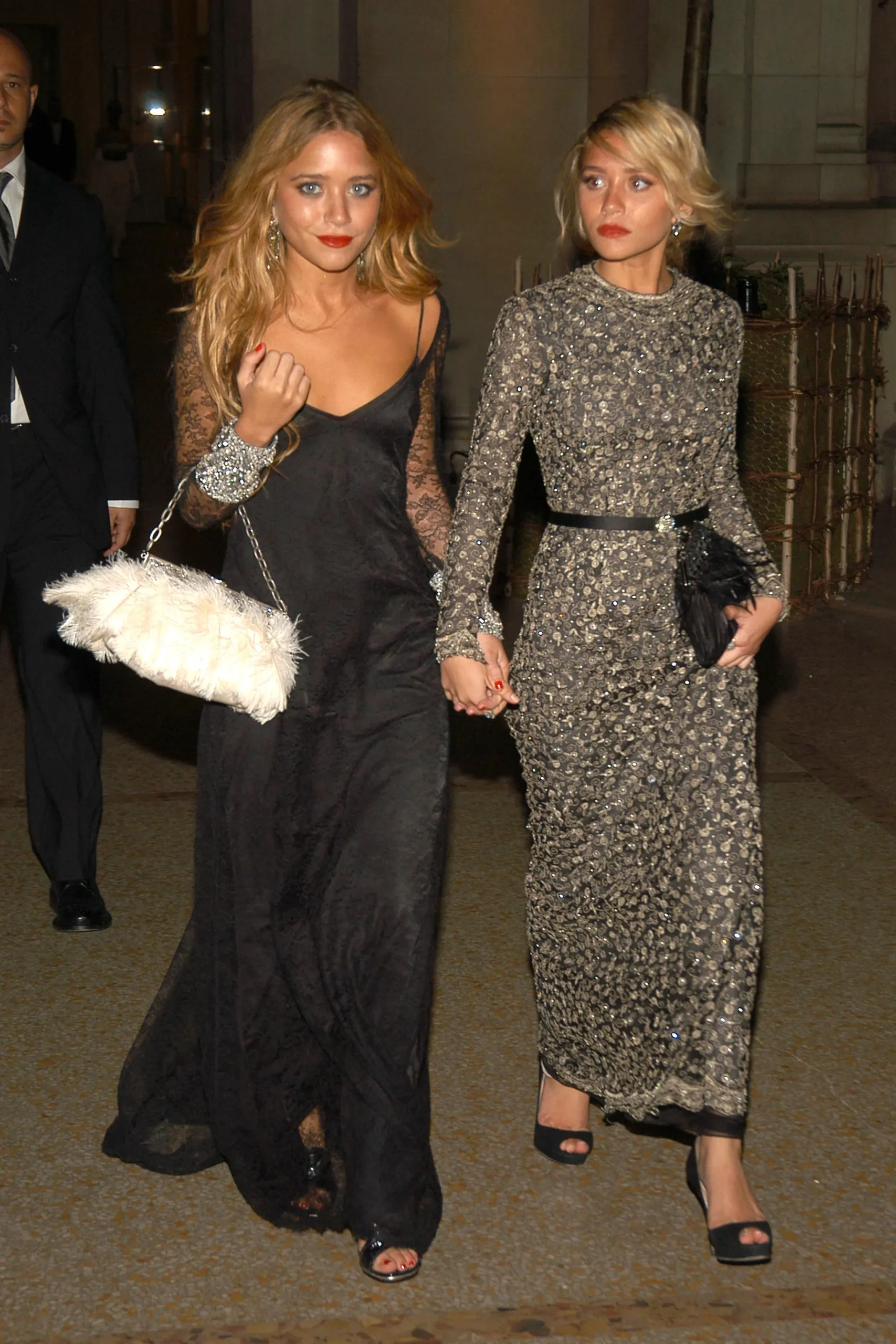 Mary Kate en Ashley in 2006, bij het Met Gala 'AngloMania: Tradition and Transgression in British Fashion'