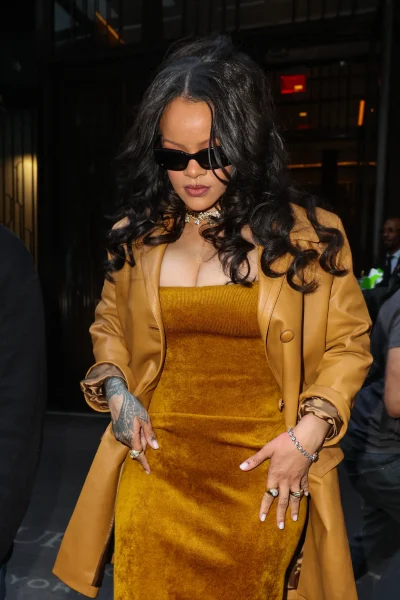 rihanna-bewijst-dat-monochroom-niet-saai-hoeft-te-zijn-397177