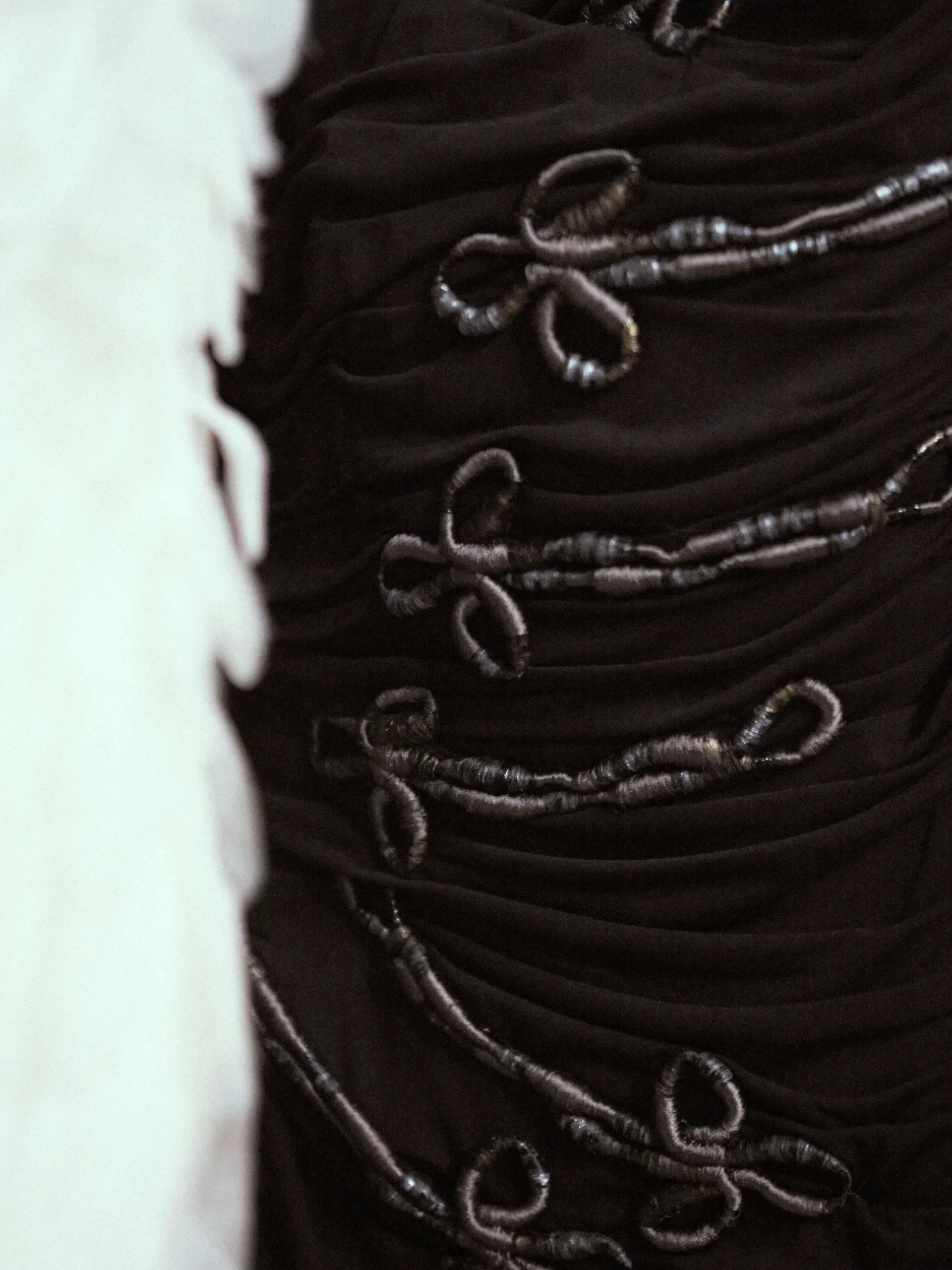 Backstage bij Rosalía's Dior-fittings tijdens haar LUX-tour