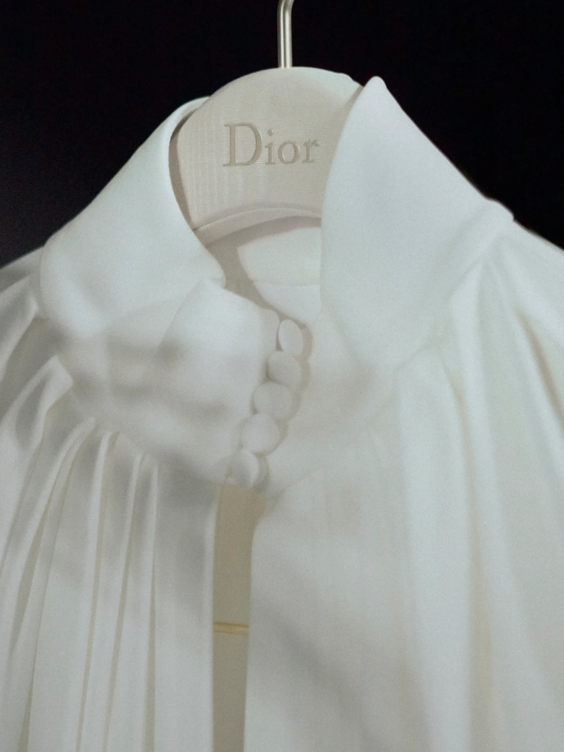 Backstage bij Rosalía's Dior-fittings tijdens haar LUX-tour