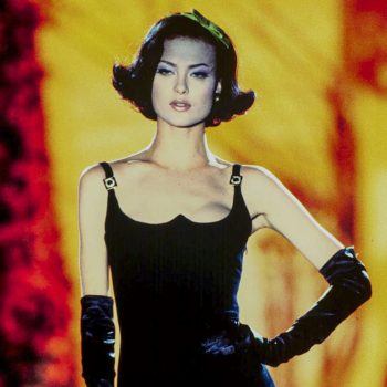atelier-versace-maakt-na-ruim-tien-jaar-een-grande-comeback-op-de-couture-agenda-396730