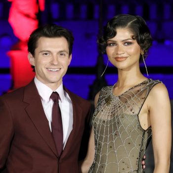 zendaya-en-tom-holland-gaan-voor-husband-wife-style-tijdens-hun-spider-man-tour-398829