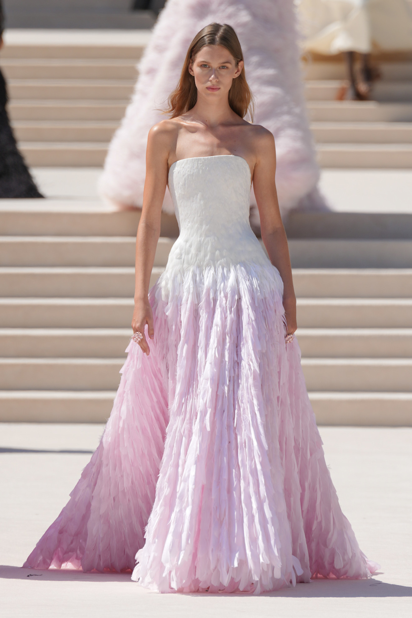 Een look van Balenciaga couture herfst/winter 2026