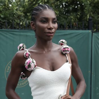roger-federer-sienna-miller-michaela-coel-celebs-brengen-hun-fashion-a-game-naar-wimbledon-399956