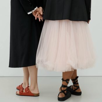 jane-birkin-en-kate-moss-favoriete-ballerinamerk-gaat-voor-een-collab-met-birkenstock-400335