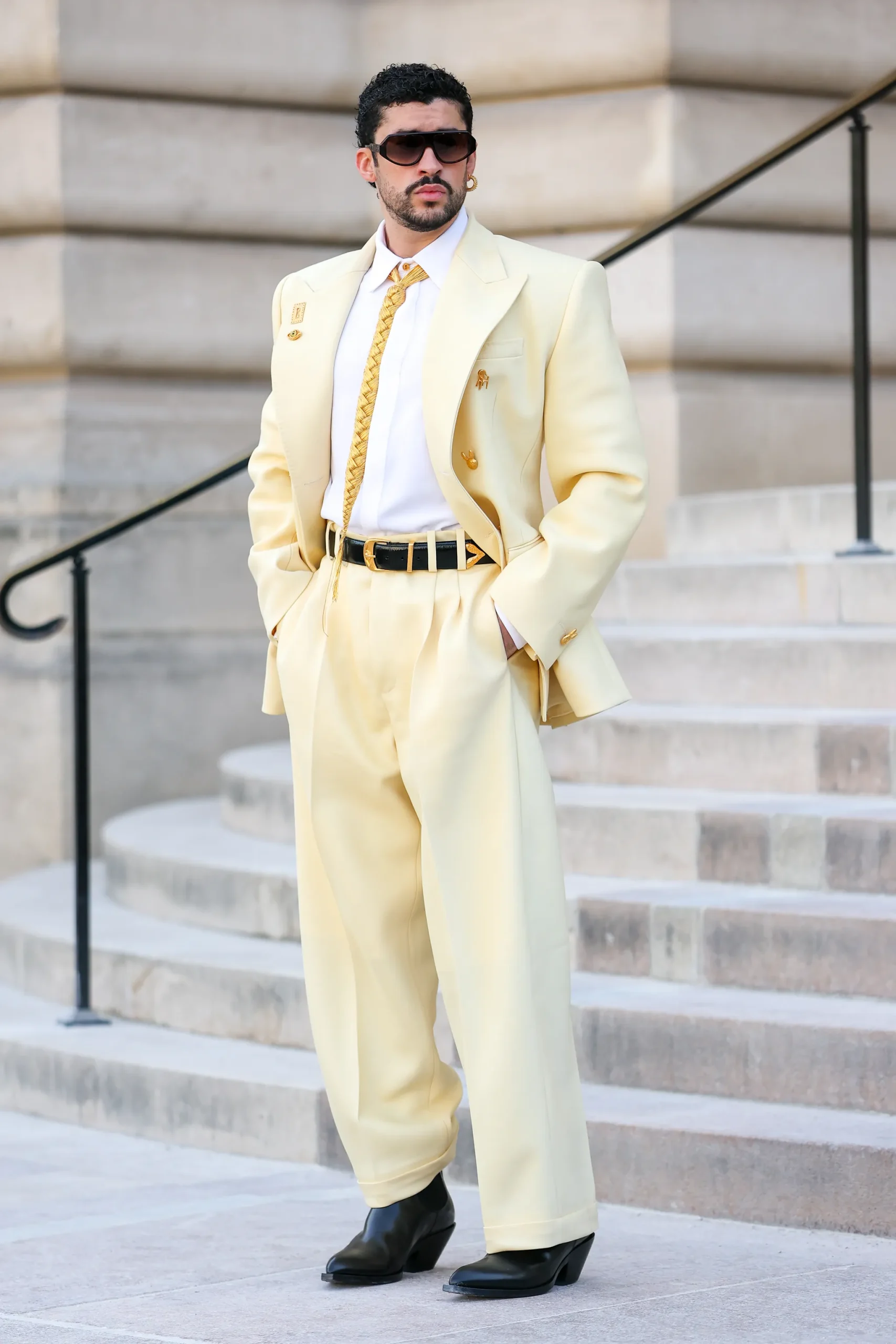 Bad Bunny bij de Schiaparelli couture herfst/winter 2026-show in Parijs