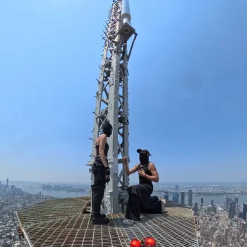 aanzoek-op-het-empire-state-building-dan-kun-je-maar-beter-zorgen-dat-je-manicure-on-fleek-is-399331