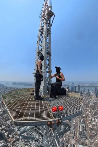 aanzoek-op-het-empire-state-building-dan-kun-je-maar-beter-zorgen-dat-je-manicure-on-fleek-is-399331
