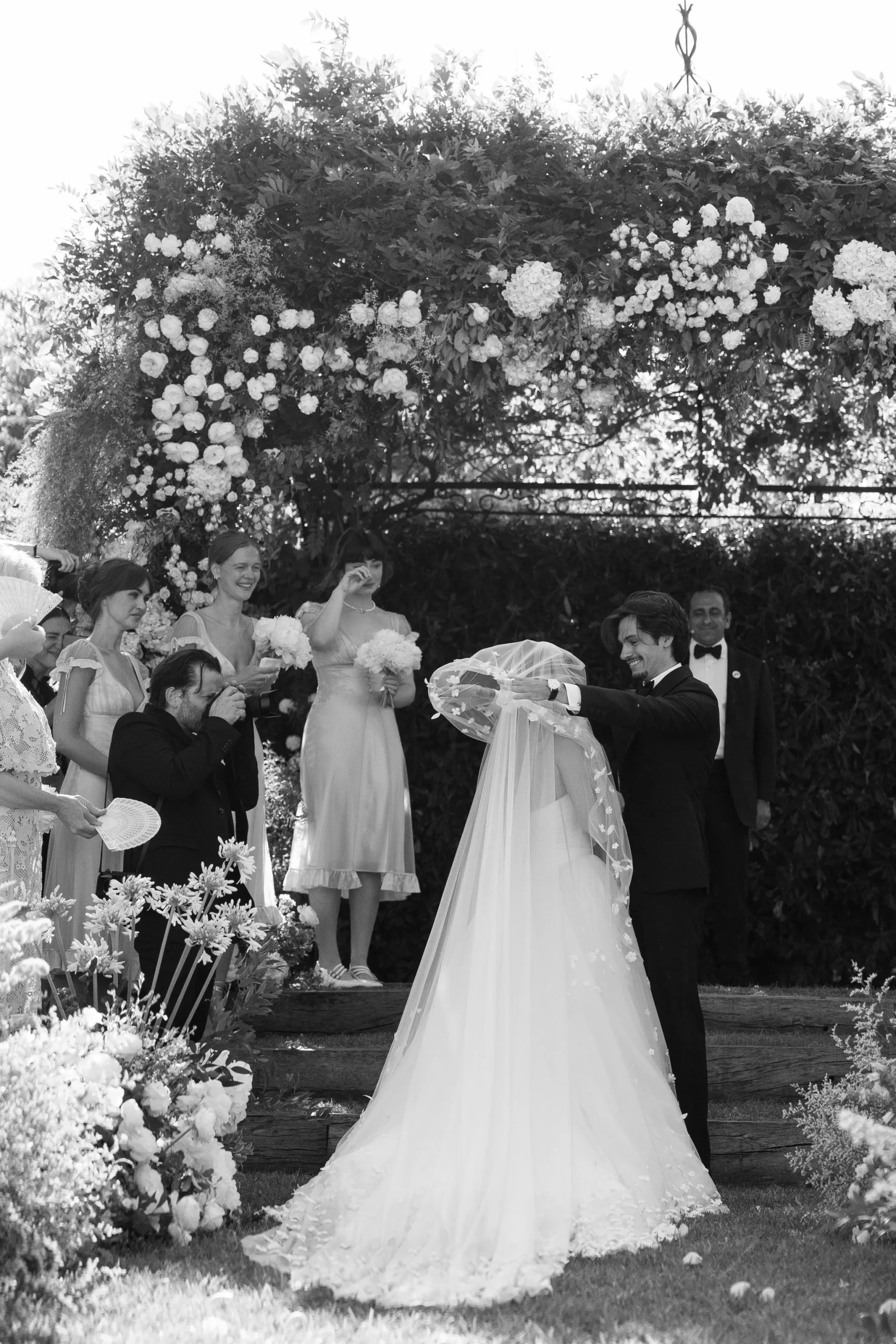 Beeld van de bruiloft van Dylan Jagger Lee en Paula Bruss