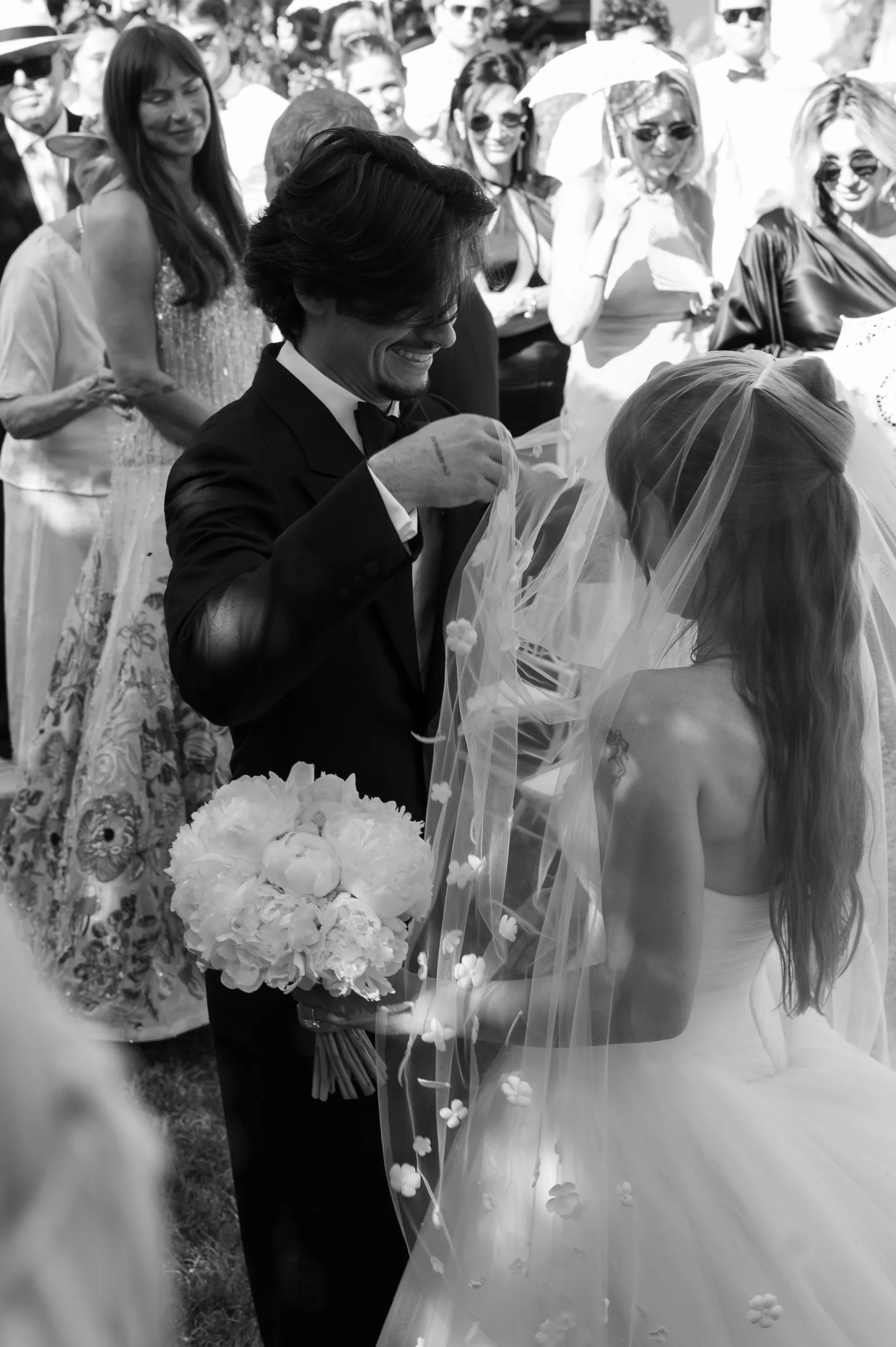 Beeld van de bruiloft van Dylan Jagger Lee en Paula Bruss